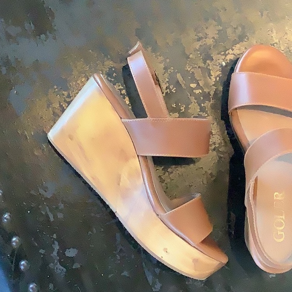 Goler Wedge Sandel Tan Leather 6 1/2